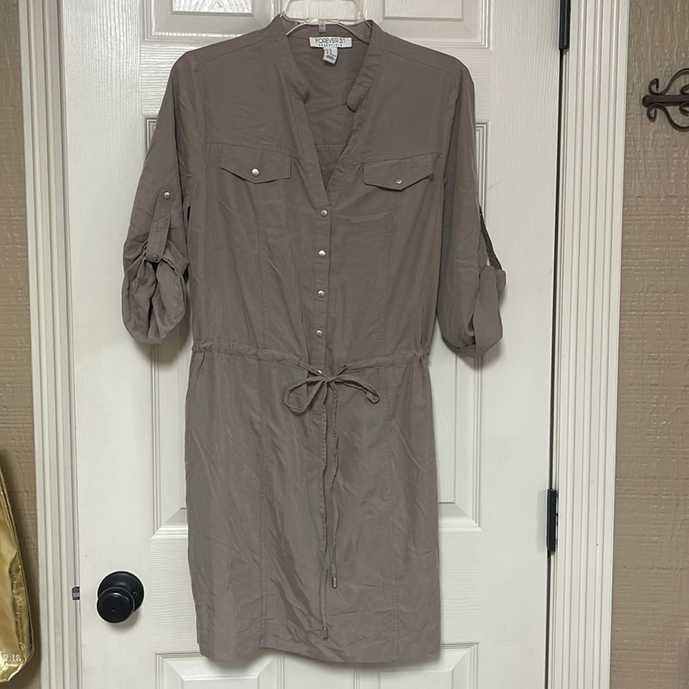 Forever 21 dress. Size medium. Great condition!